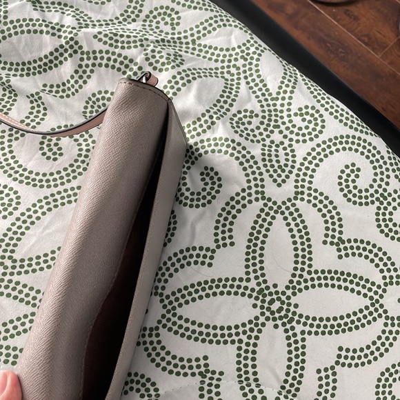 NWOT- London Fog Grey & Pink Crossbody Bag - Picture 11 of 11